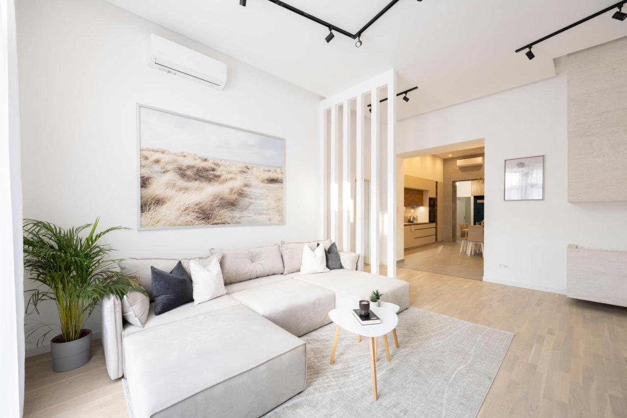 Luxurious & Spacious Central Residence With Balcony Budapest Exterior photo
